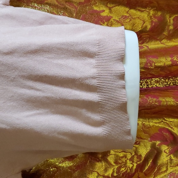 Light baby pink sweater - Picture 3 of 13